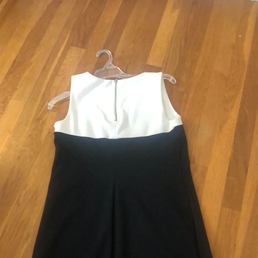 Petite medium black and white dress - Picture 4 of 5
